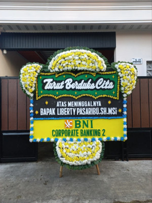 Papan Bunga Duka di Bereng Bengkel