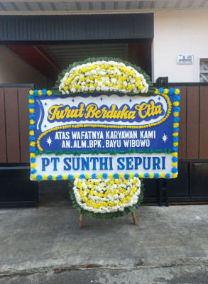 Papan Bunga Duka di Bereng Bengkel