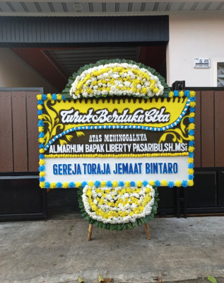 Papan Bunga Duka di Bereng Bengkel