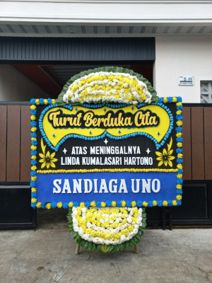 Papan Bunga Duka di Bereng Bengkel